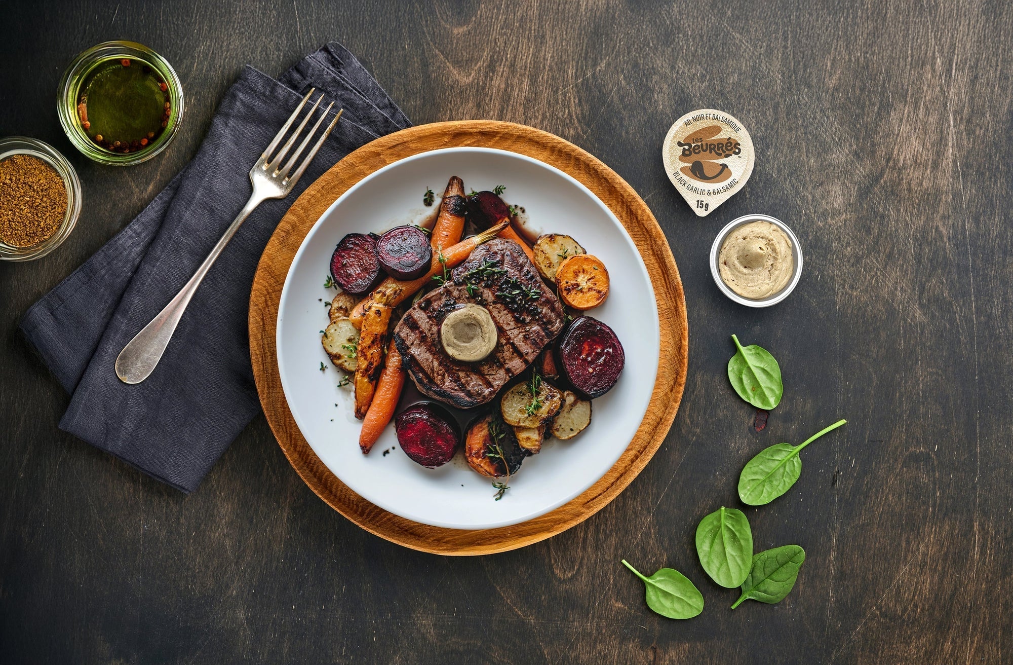 Steak grillé & légumes racines au beurre ail noir et balsamique